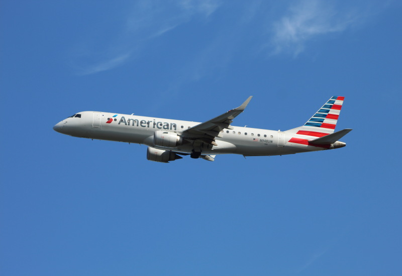 Photo of N948UW - American Airlines Embraer E190 at DCA on AeroXplorer Aviation Database
