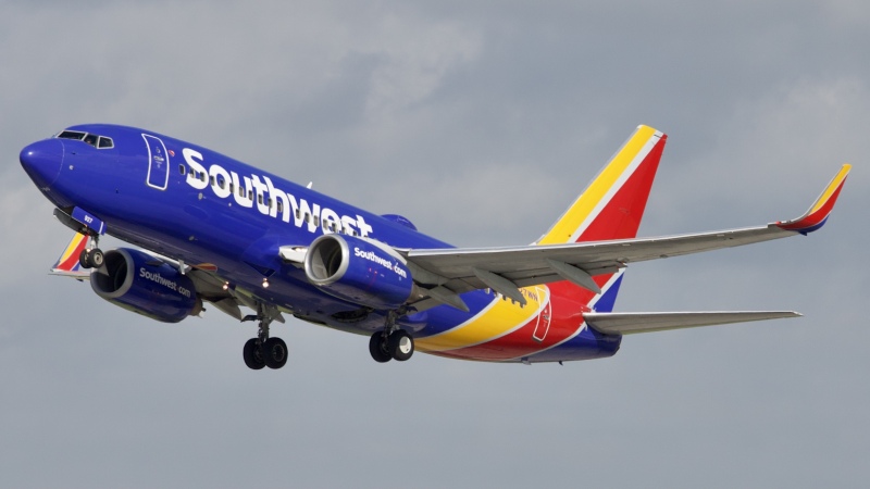 Photo of N927WN - Southwest Airlines Boeing 737-700 at HOU on AeroXplorer Aviation Database