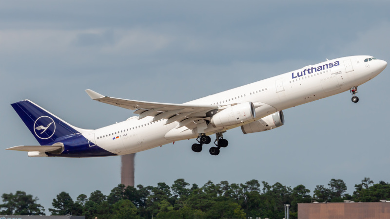 Photo of D-AIKR - Lufthansa Airbus A330-300 at IAH on AeroXplorer Aviation Database