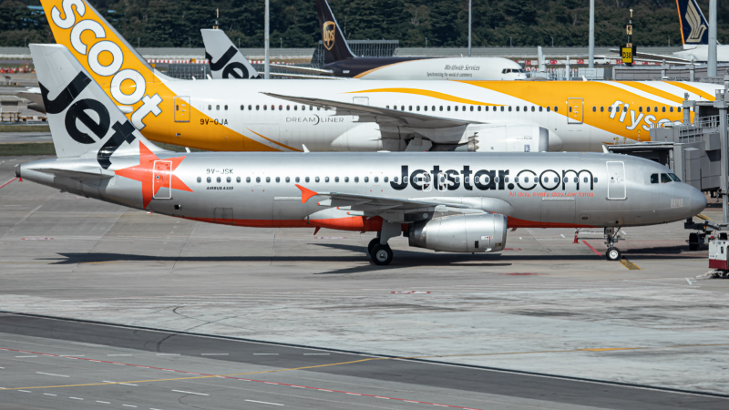 Photo of 9V-JSK - JetStar Asia Airbus A320 at SIN on AeroXplorer Aviation Database