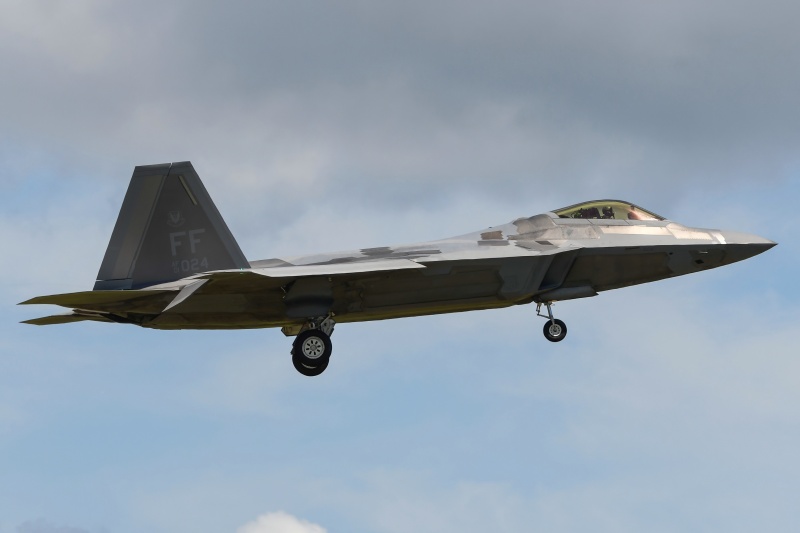 Photo of 01-0024 - USAF - United States Air Force Lockheed Martin F-22A Raptor at LFI on AeroXplorer Aviation Database