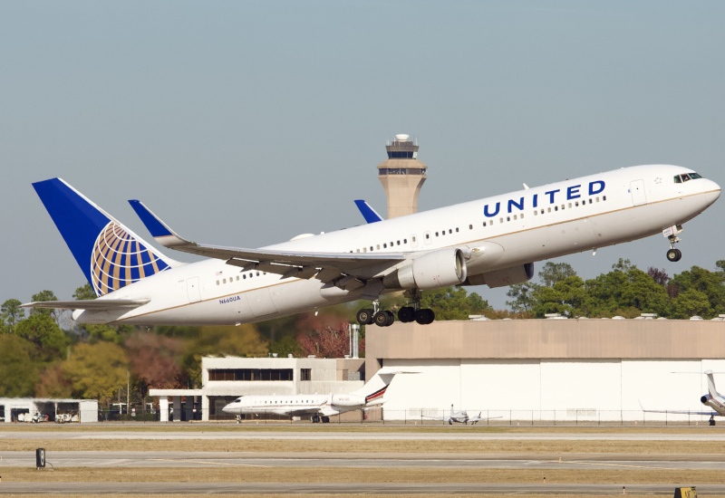 Photo of N660UA - United Airlines Boeing 767-300ER at IAH on AeroXplorer Aviation Database