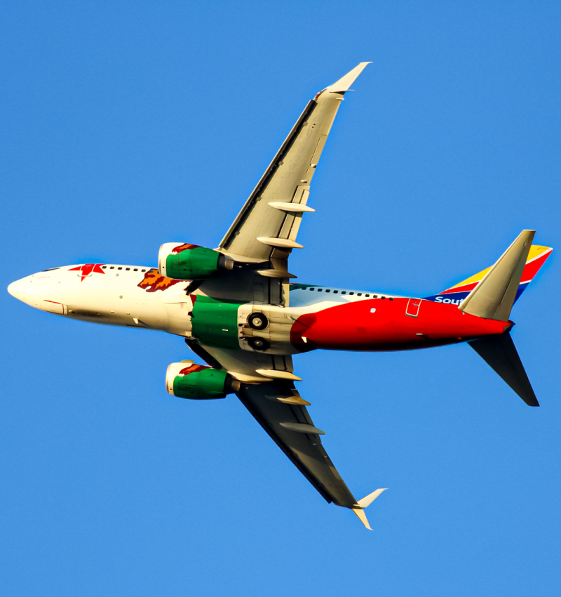 Photo of N943WN - Southwest Airlines Boeing 737-700 at SAN on AeroXplorer Aviation Database