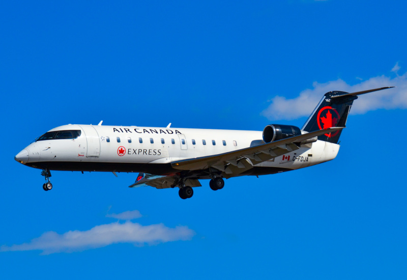 Photo of C-FDJA - Air Canada Express Mitsubishi CRJ-200 at DCA on AeroXplorer Aviation Database
