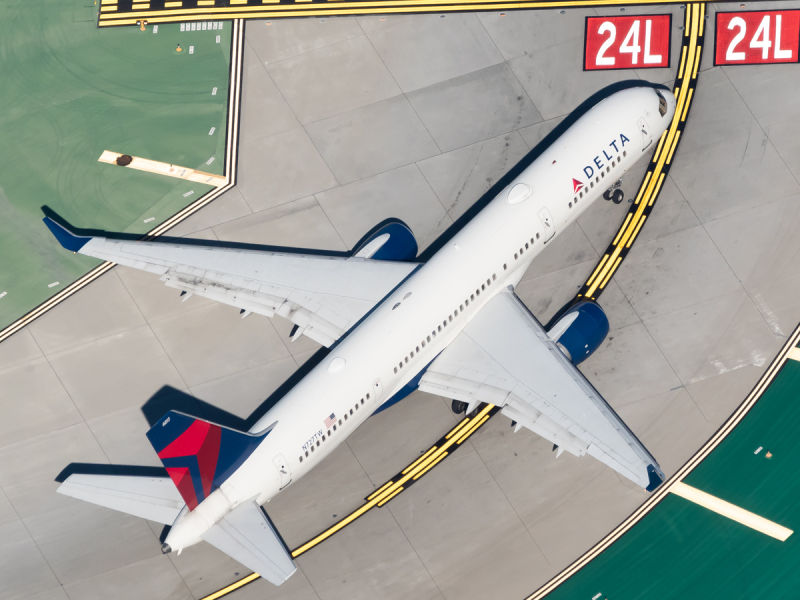 Photo of N727TW - Delta Airlines Boeing 757-200 at LAX on AeroXplorer Aviation Database