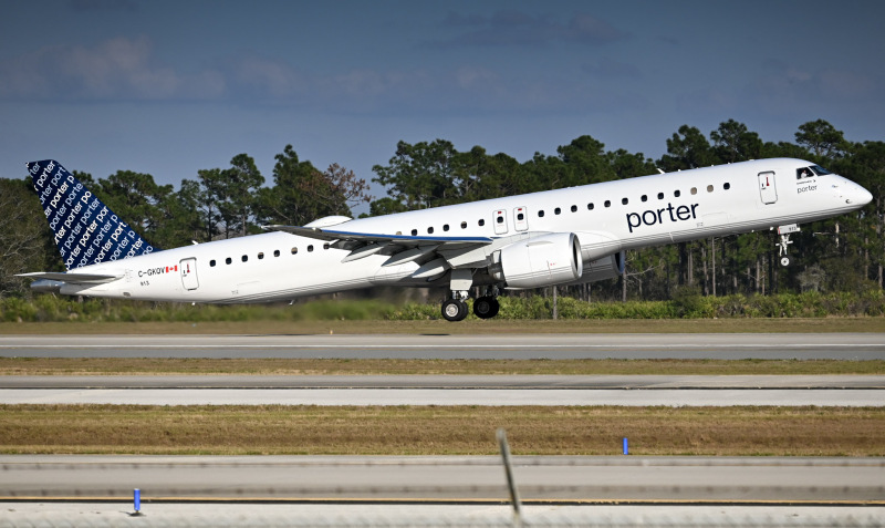 Photo of C-GKOV - Porter Airlines Embraer E195-E2 at MCO on AeroXplorer Aviation Database