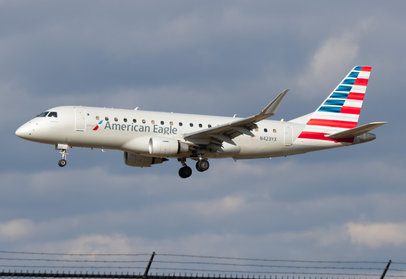 Photo of N423YX - American Eagle Embraer E175 at PHL on AeroXplorer Aviation Database