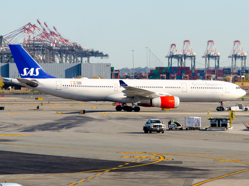 Photo of LN-RKN  - Scandinavian Airlines Airbus A330-300 at EWR on AeroXplorer Aviation Database