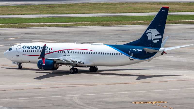 Photo of N875AM - Aeromexico Boeing 737-800 at IAH on AeroXplorer Aviation Database