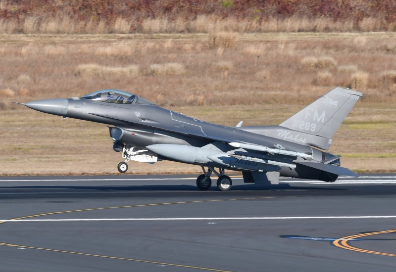 Photo of 87-0289 - USAF - United States Air Force General Dynamics F-16 Fighting Falcon at ACY on AeroXplorer Aviation Database