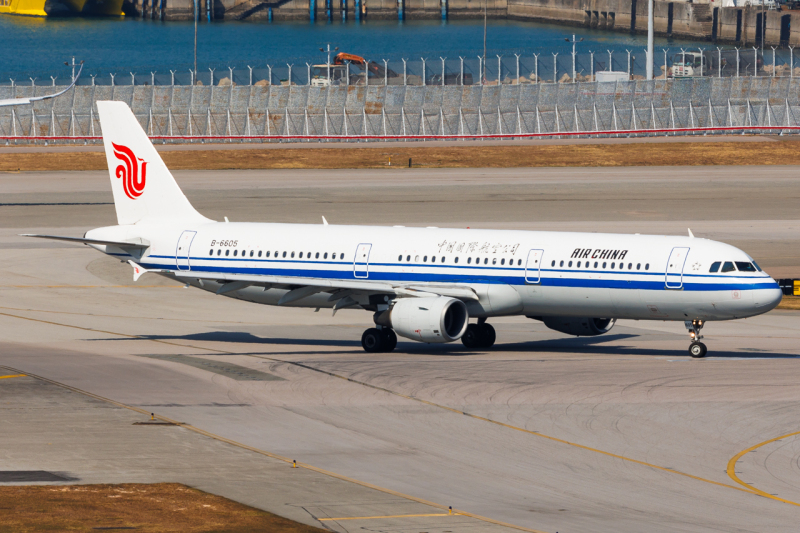 Photo of B-6605 - air china Airbus A321-200 at HKG on AeroXplorer Aviation Database