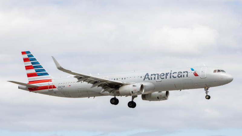 Photo of N167AN - American Airlines Airbus A321-200 at MIA on AeroXplorer Aviation Database