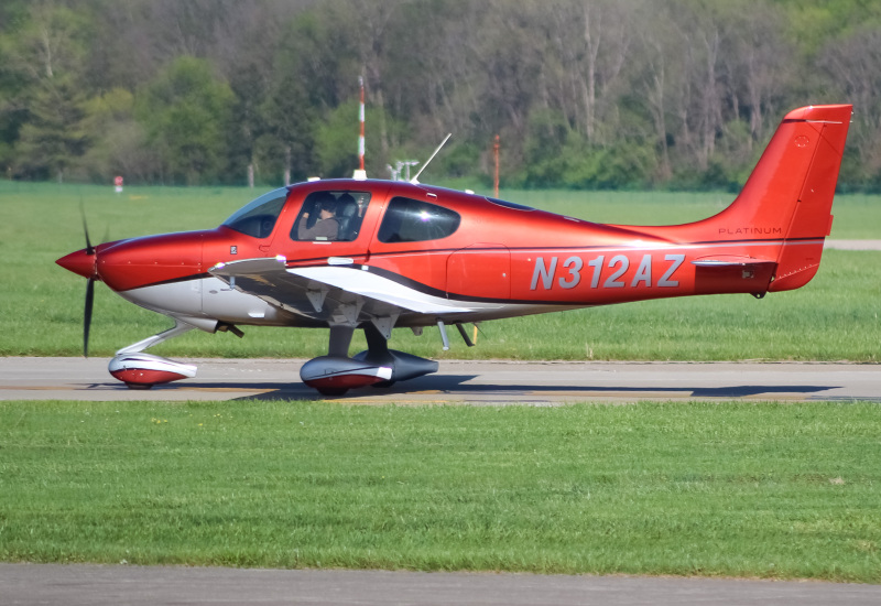 Photo of N312AZ - PRIVATE  Cirrus SR-22 at LUK on AeroXplorer Aviation Database