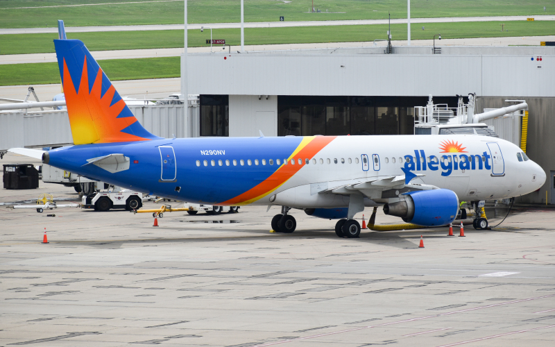 Photo of N290NV - Allegiant Air Airbus A320 at CVG on AeroXplorer Aviation Database