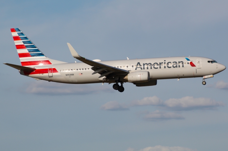 Photo of N958NN - American Airlines Boeing 737-800 at DFW on AeroXplorer Aviation Database