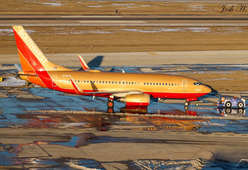 Photo of N714CB - Southwest Airlines Boeing 737-700 at DAL on AeroXplorer Aviation Database