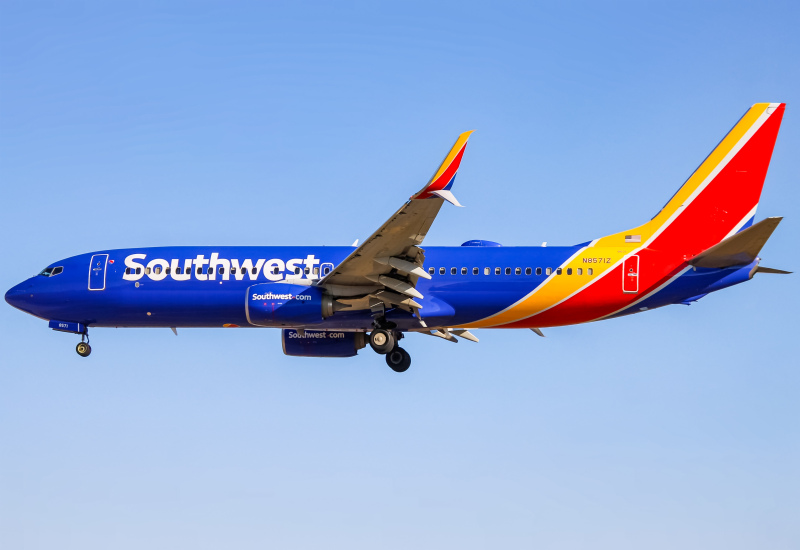 Photo of N8571Z - Southwest Airlines Boeing 737-800 at BWI on AeroXplorer Aviation Database