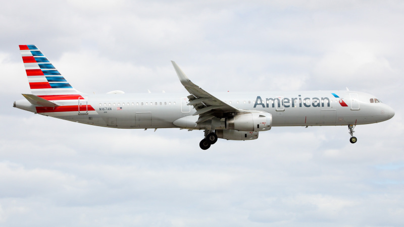 Photo of N167AN - American Airlines Airbus A321-200 at MIA on AeroXplorer Aviation Database