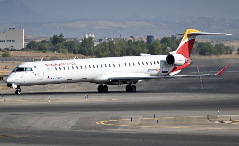 Photo of EC-MLN - Iberia Mitsubishi CRJ-1000 at MAD on AeroXplorer Aviation Database