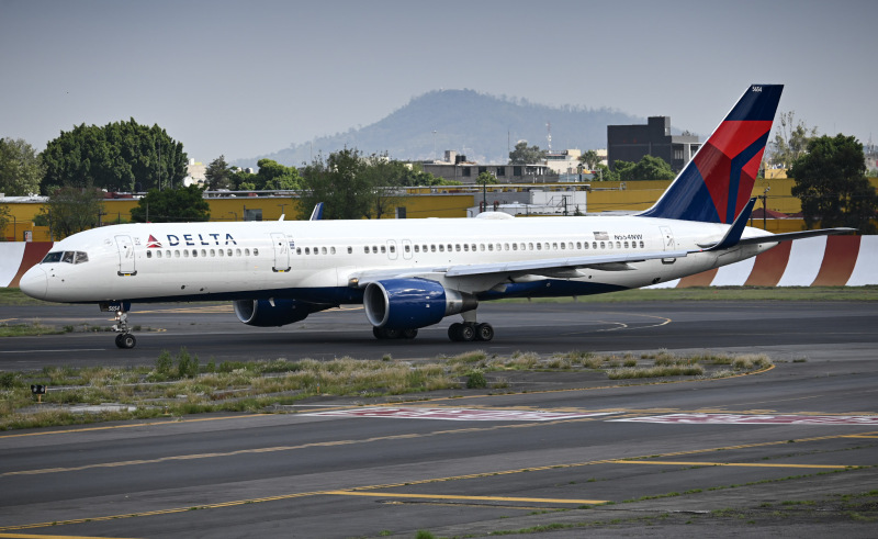 Photo of N554NW - Delta Airlines Boeing 757-200 at MEX on AeroXplorer Aviation Database