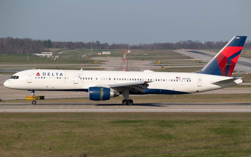 Photo of N698DL - Delta Airlines Boeing 757-200 at CVG on AeroXplorer Aviation Database