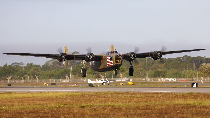 Photo of N24927 - PRIVATE Consolidated B-24 Liberator at KDAB on AeroXplorer Aviation Database