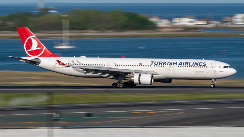 Tc Jof Turkish Airlines Airbus A330 300 By Tighe Donovan