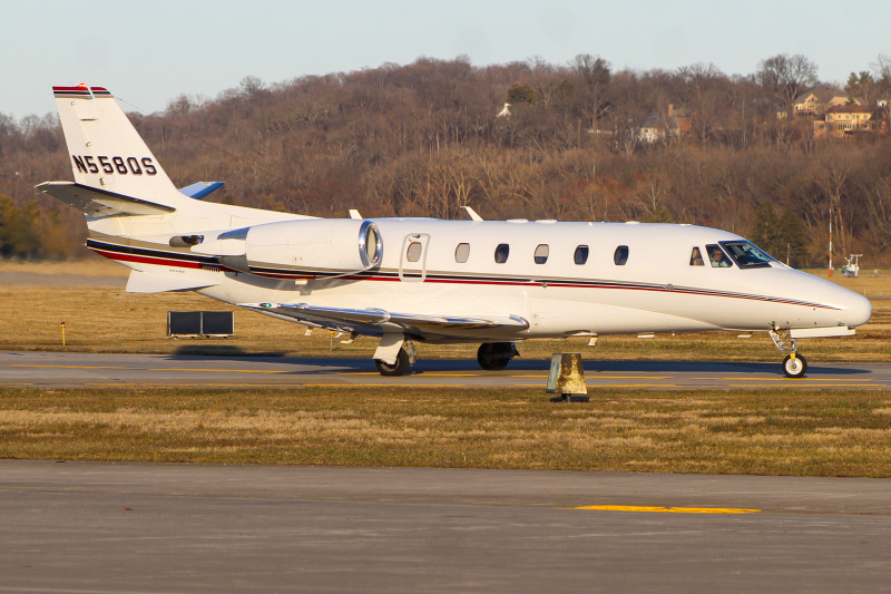 Photo of N558QS - NetJets Cessna Citation 560 Excel at LUK on AeroXplorer Aviation Database