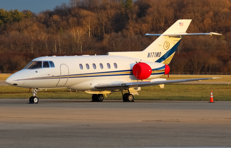 Photo of N171MD - PRIVATE  Beechcraft Hawker 850XP at LUK on AeroXplorer Aviation Database