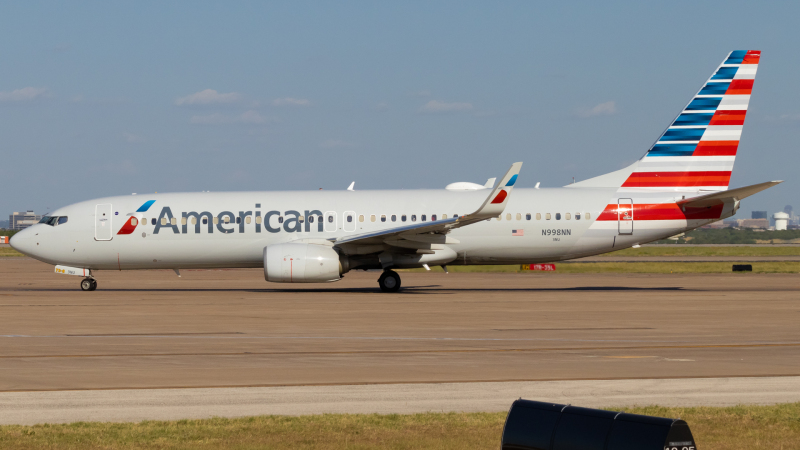 Photo of N998NN - American Airlines Boeing 737-800 at DFW on AeroXplorer Aviation Database