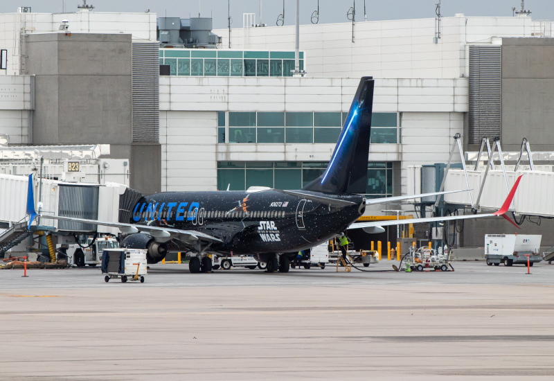 Photo of N36272 - United Airlines Boeing 737-800 at DEN on AeroXplorer Aviation Database
