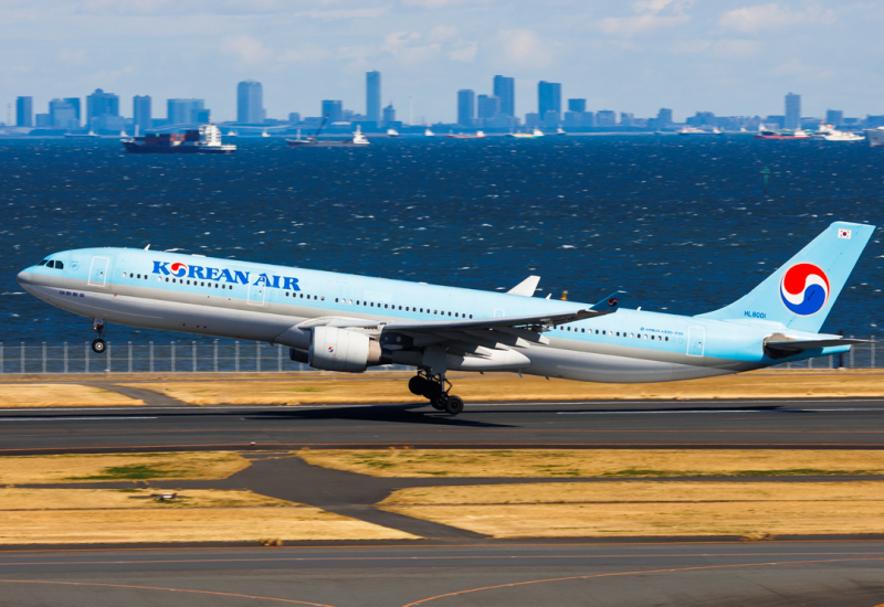 Photo of HL8001 - Korean Air Airbus A330-300 at hnd on AeroXplorer Aviation Database