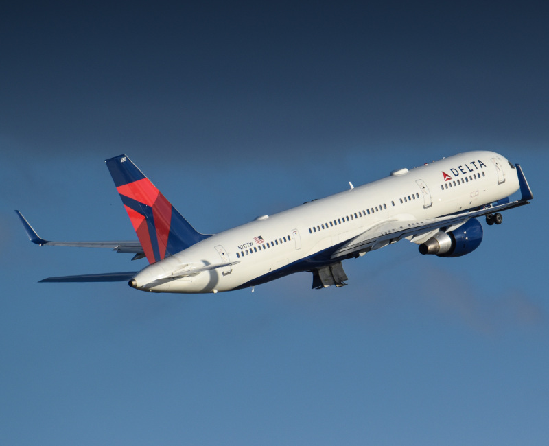 Photo of N717TW - Delta Airlines Boeing 757-200 at BOS on AeroXplorer Aviation Database