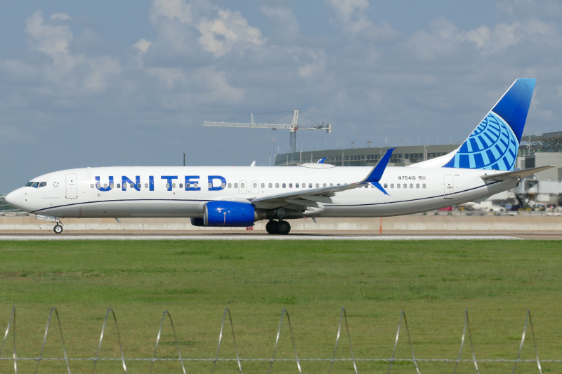 Photo of N75410 - United Airlines Boeing 737-900 at AUS on AeroXplorer Aviation Database