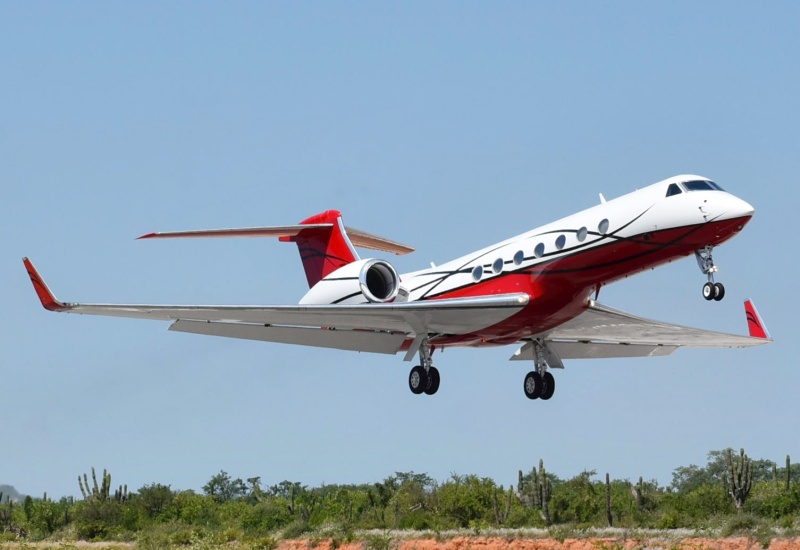Photo of N885GM - PRIVATE Gulfstream G550 at CSL on AeroXplorer Aviation Database