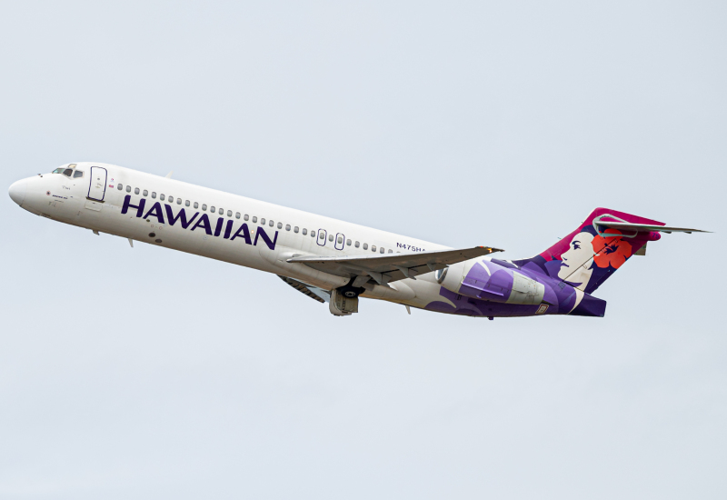 Photo of N475HA - Hawaiian Airlines Boeing 717-200 at HNL on AeroXplorer Aviation Database