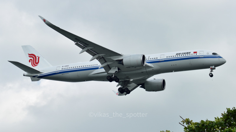 Photo of B-1082 - Air China Airbus A350-900 at SIN on AeroXplorer Aviation Database