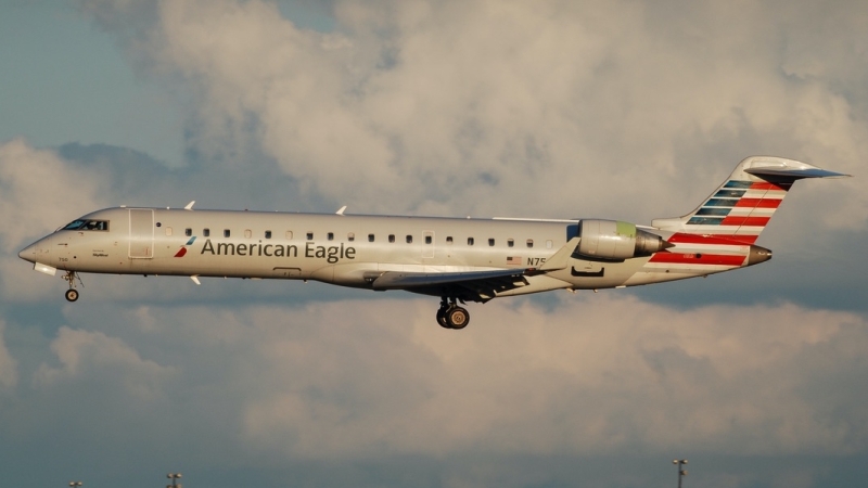 Photo of N750SK - American Eagle Mitsubishi CRJ-700 at DFW on AeroXplorer Aviation Database