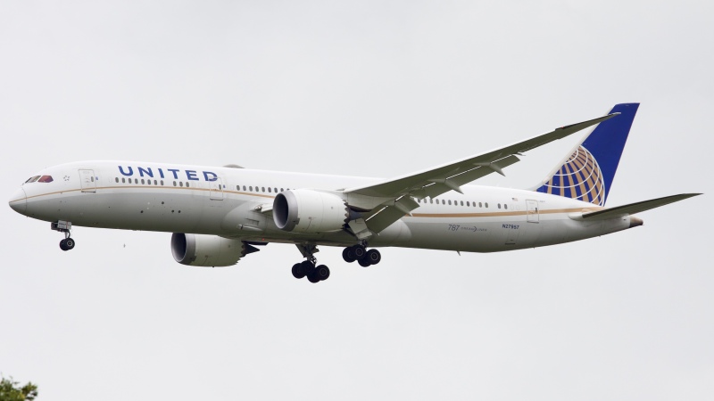 Photo of N27957 - United Airlines Boeing 787-9 at IAH on AeroXplorer Aviation Database