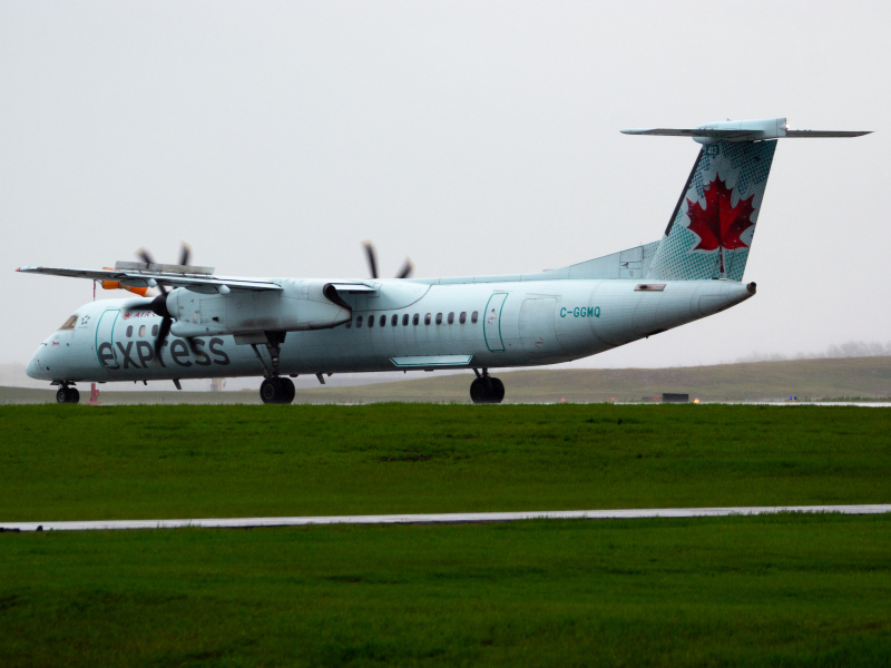 Photo of C-GGMQ - Air Canada Express De Havilland Dash-8 q400 at YYC on AeroXplorer Aviation Database