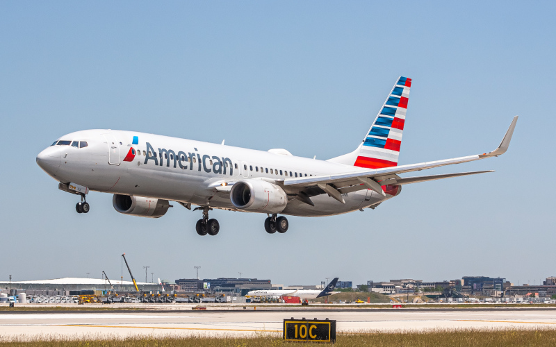 Photo of N893NN - American Airlines Boeing 737-800 at ORD on AeroXplorer Aviation Database