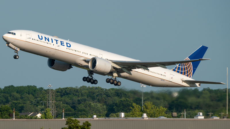 Photo of N2737U - United Airlines Boeing 777-300ER at IAD on AeroXplorer Aviation Database