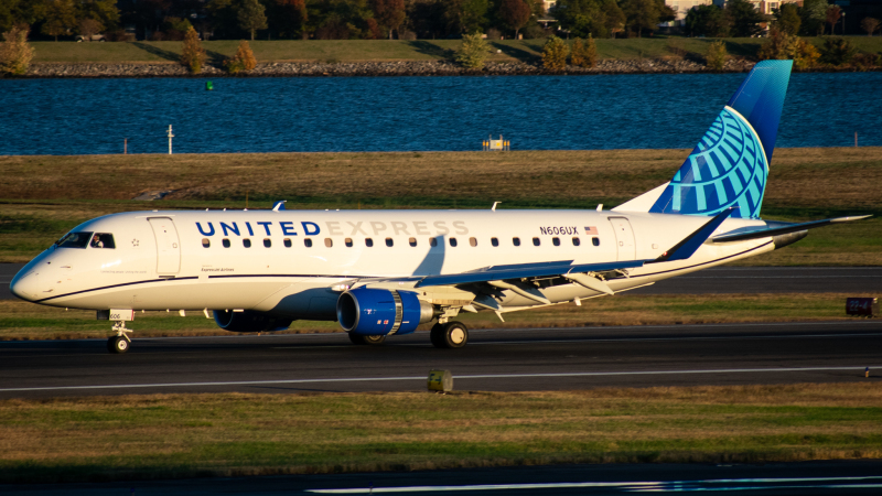 Photo of N606UX - United Express Embraer E175 at DCA on AeroXplorer Aviation Database