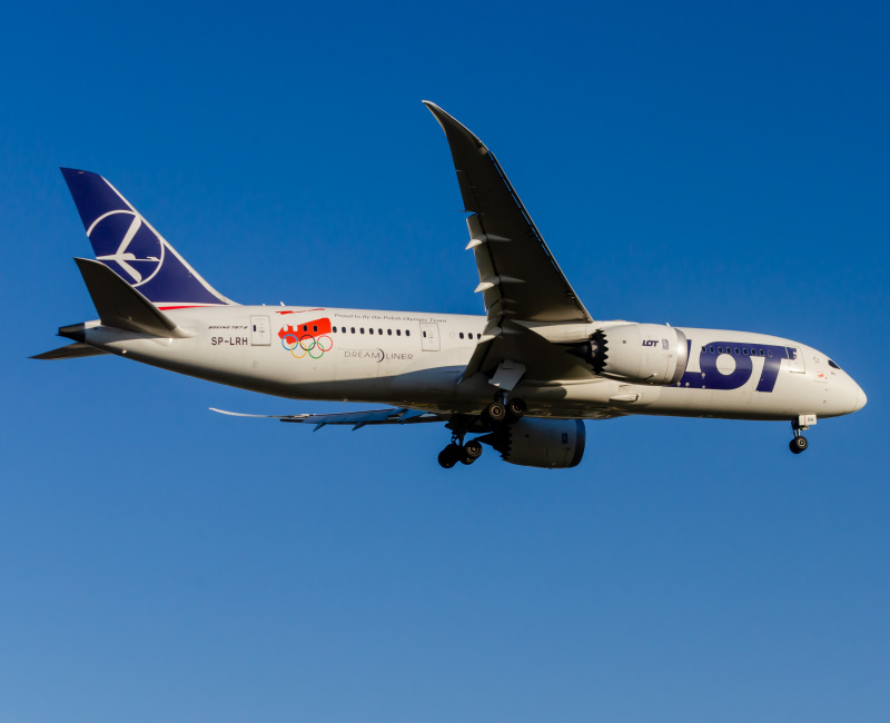 Photo of SP-LRH  - LOT Polish Airlines Boeing 787-8 at EWR on AeroXplorer Aviation Database