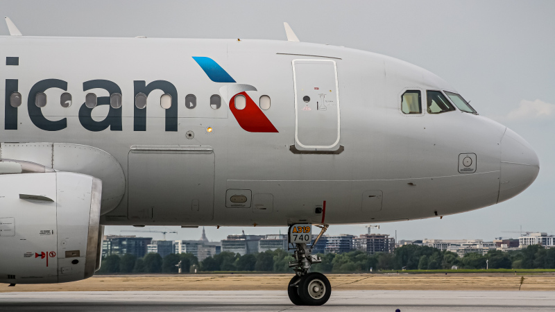 Photo of N740UW - American Airlines Airbus A319 at DCA on AeroXplorer Aviation Database