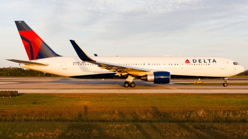 Photo of N184DN - Delta Airlines Boeing 767-300ER at MCO on AeroXplorer Aviation Database