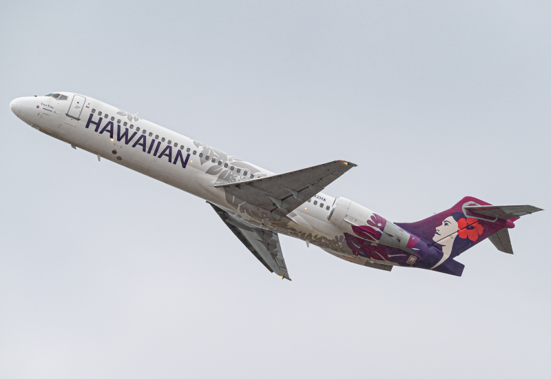 Photo of N492HA - Hawaiian Airlines Boeing 717-200 at HNL on AeroXplorer Aviation Database