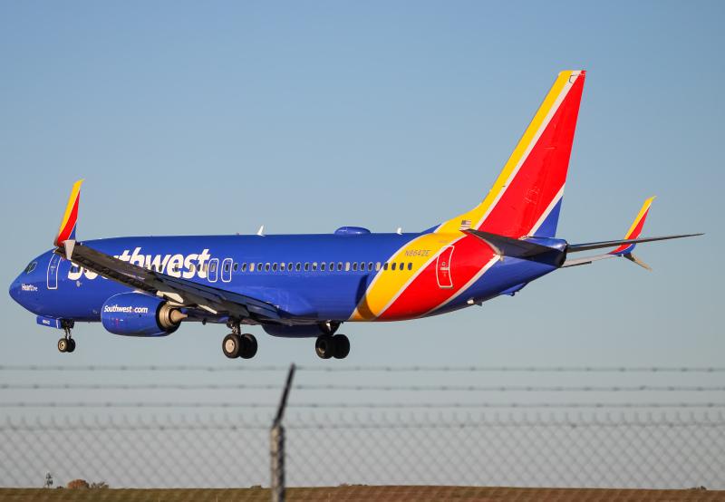 Photo of N8642E - Southwest Airlines Boeing 737-800 at BWI on AeroXplorer Aviation Database