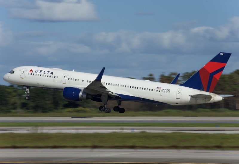 Photo of N692DL - Delta Airlines Boeing 757-200 at MCO on AeroXplorer Aviation Database