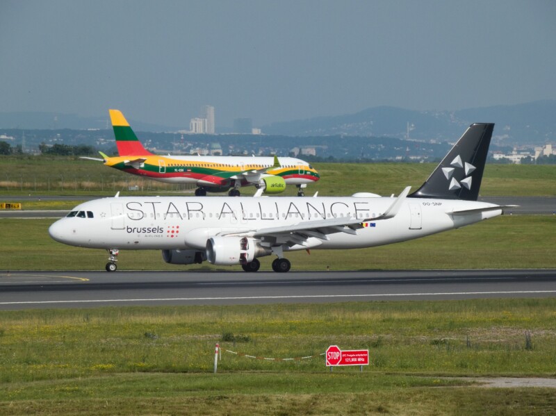 Photo of OO-SNP - Brussels Airlines Airbus A320 at VIE on AeroXplorer Aviation Database